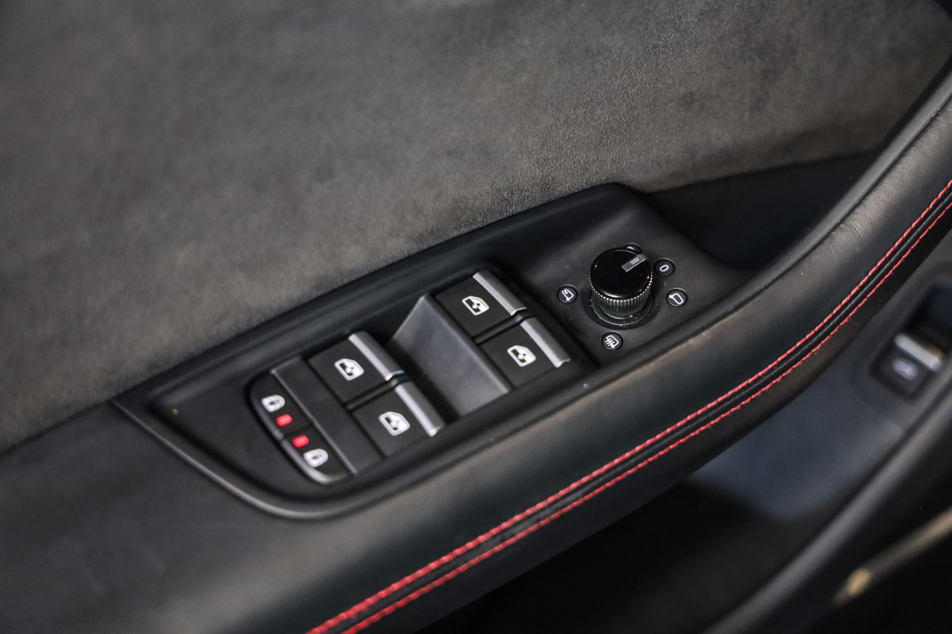 Audi RSQ8 4.0 TFSI Quattro, 600 PK, Keramiek, B&O, Massage/Ventilatie, Pano/Dak, Top/View, Trekhaak, Adapt/Cruise, 23''Rotor/Zwart 47869079-29.jpg | MorgenInternet B.V.