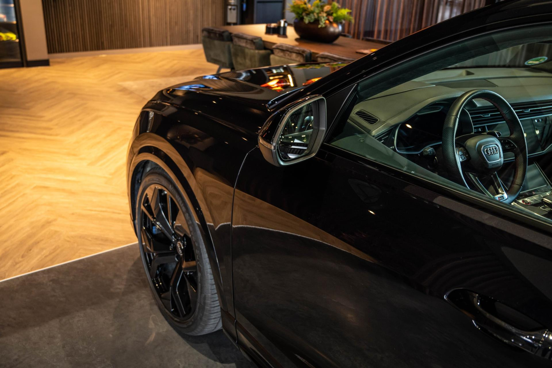 Audi RSQ8 4.0 TFSI Quattro, 600 PK, Keramiek, B&O, Massage/Ventilatie, Pano/Dak, Top/View, Trekhaak, Adapt/Cruise, 23''Rotor/Zwart 47869079-36.jpg | MorgenInternet B.V.