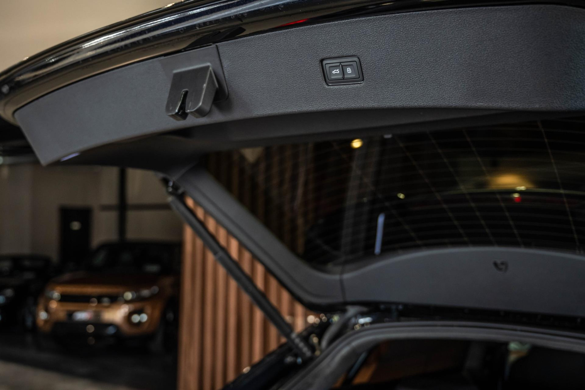 Audi RSQ8 4.0 TFSI Quattro, 600 PK, Keramiek, B&O, Massage/Ventilatie, Pano/Dak, Top/View, Trekhaak, Adapt/Cruise, 23''Rotor/Zwart 47869079-41.jpg | MorgenInternet B.V.