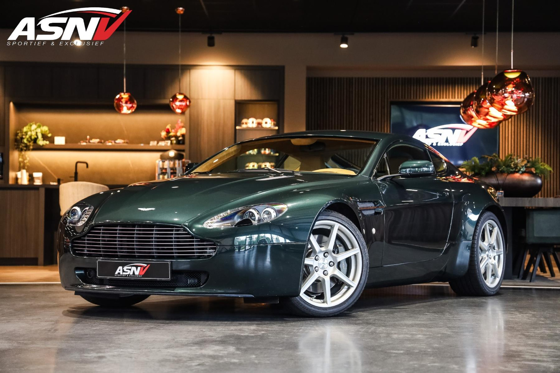 Aston Martin V8 Vantage 4.3 V8 Sportshift, 380 PK, Full/History/Cito, Alcanatra/Hemel, Navigatie, Elektr/Stoelen, 45DKM, Org. NL!! 48160351-0.jpg | MorgenInternet B.V.